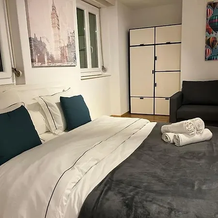 5 Min Walking From Gare Lägenhet *
